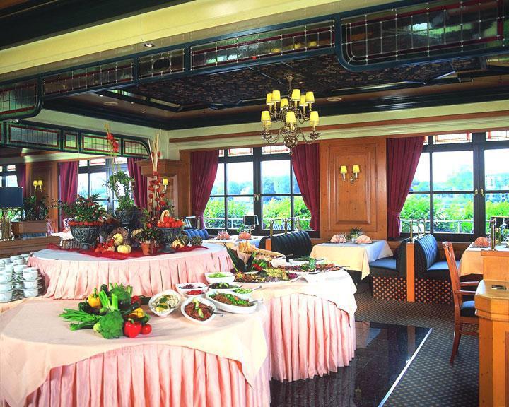 玛丽蒂姆柯尼希斯温特酒店 餐厅 照片